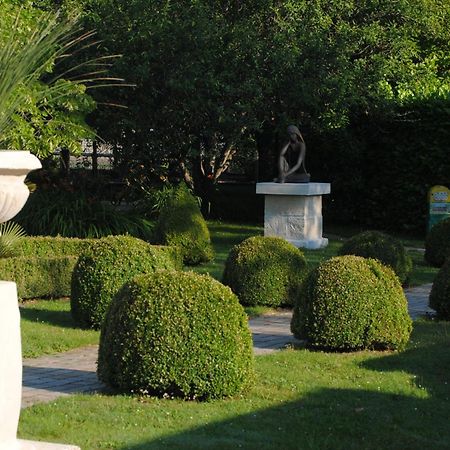 Les Insolites Du Grand Logis Marchais  Exteriör bild